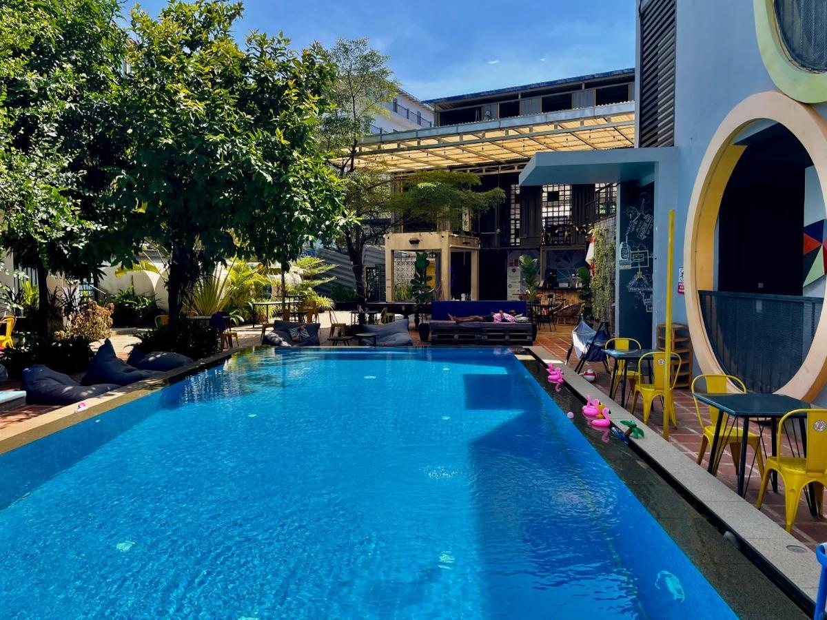 Auberge de jeunesse Revolution Siem Reap Extérieur photo